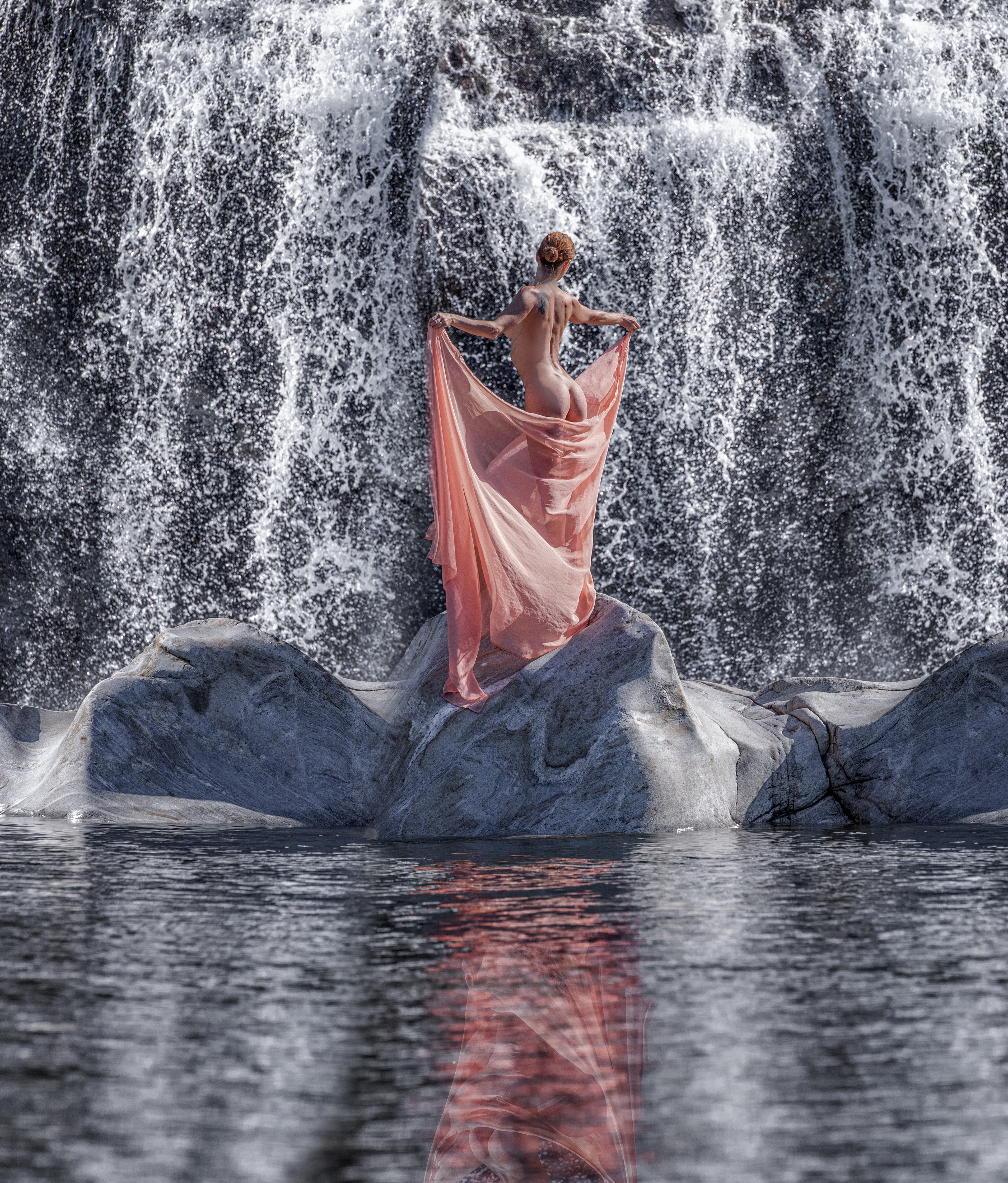 Wasserfälle, Akt, Nudeart und Fels im Schwarzwald mit Model Amarutta